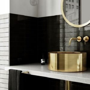 Coal-black Gloss Racine