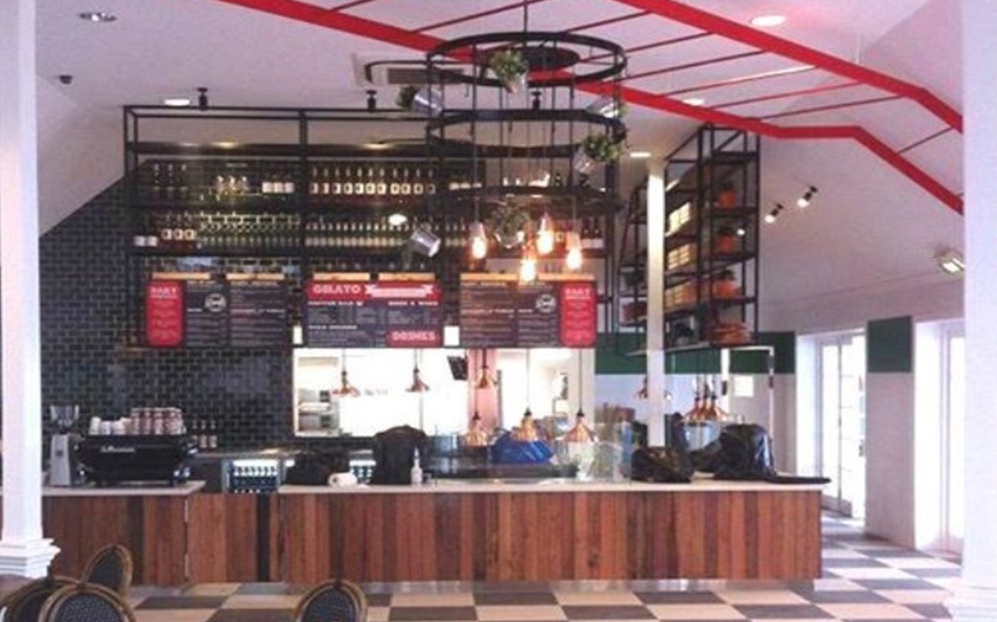 Dough Bros Pizzeria, Dreamworld